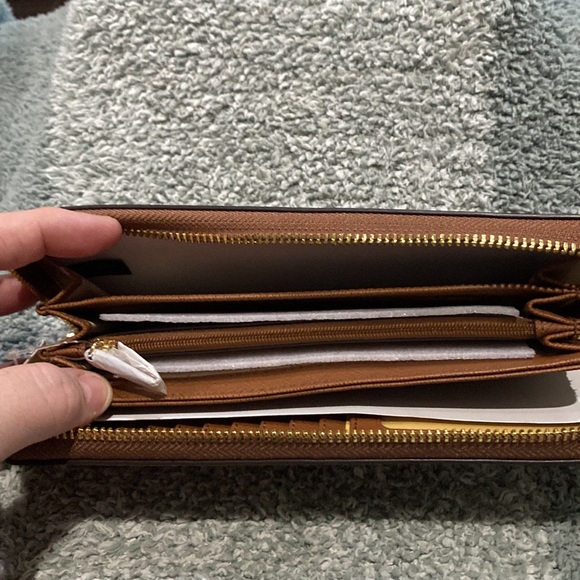 Michael Kors wristlet purse - Picture 6 of 10